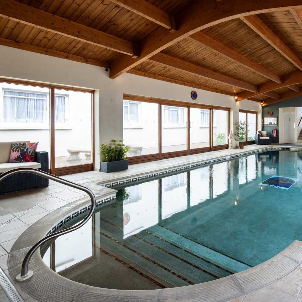15% advance purchase discount when booking direct